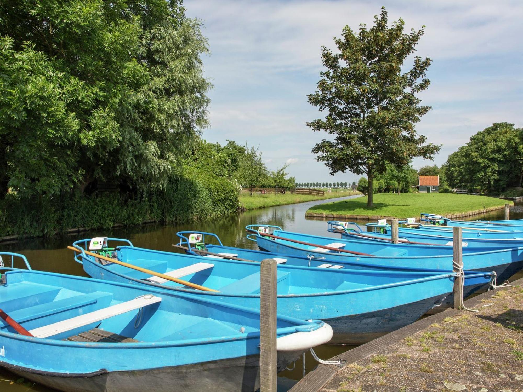 Comfortable Chalet With Microwave, Alkmaar At 15Km Villa West-Graftdijk Exterior photo